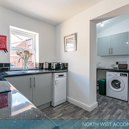 Wellfield Serviced Accommodation Warrington Esterno foto