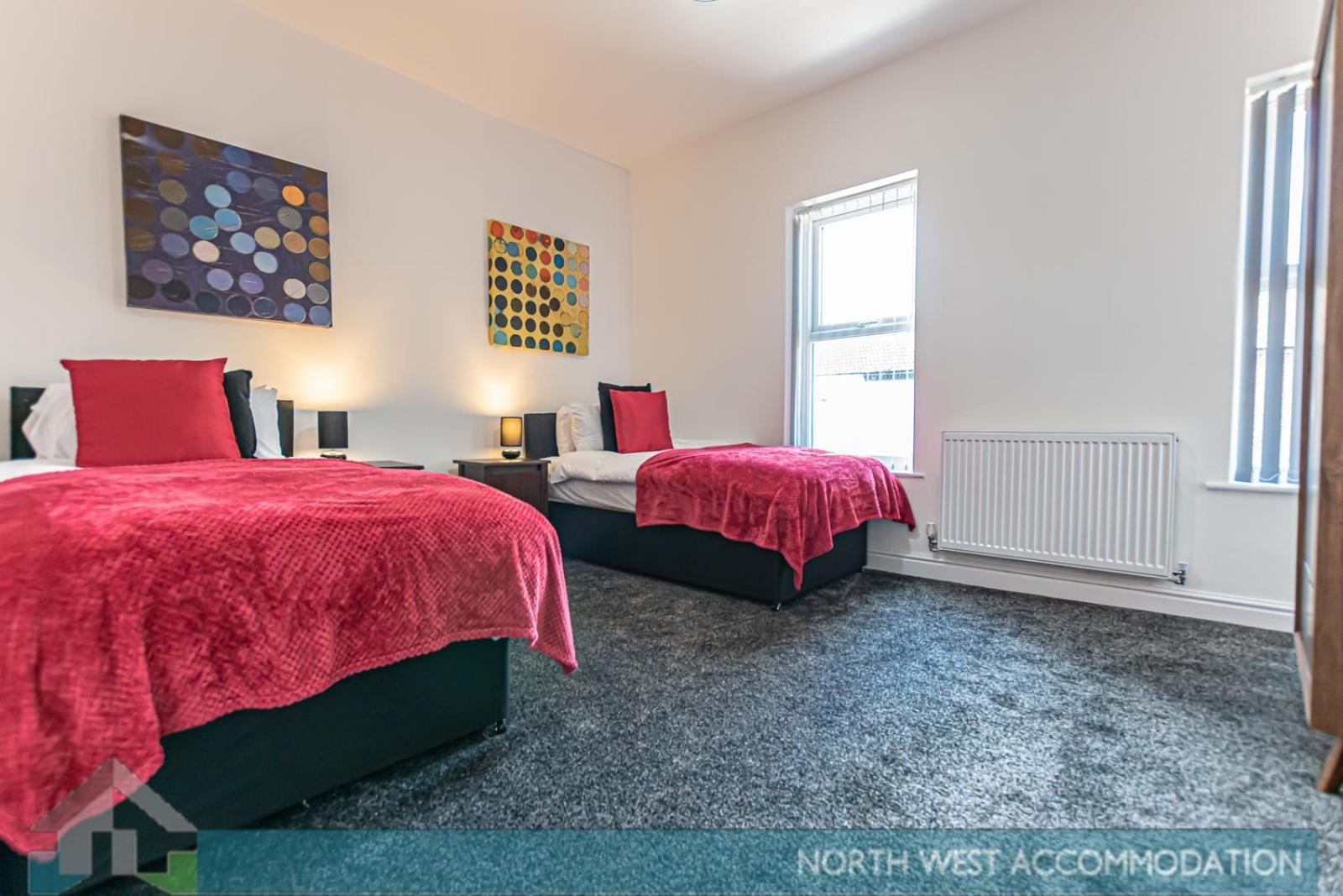 Wellfield Serviced Accommodation Warrington Esterno foto