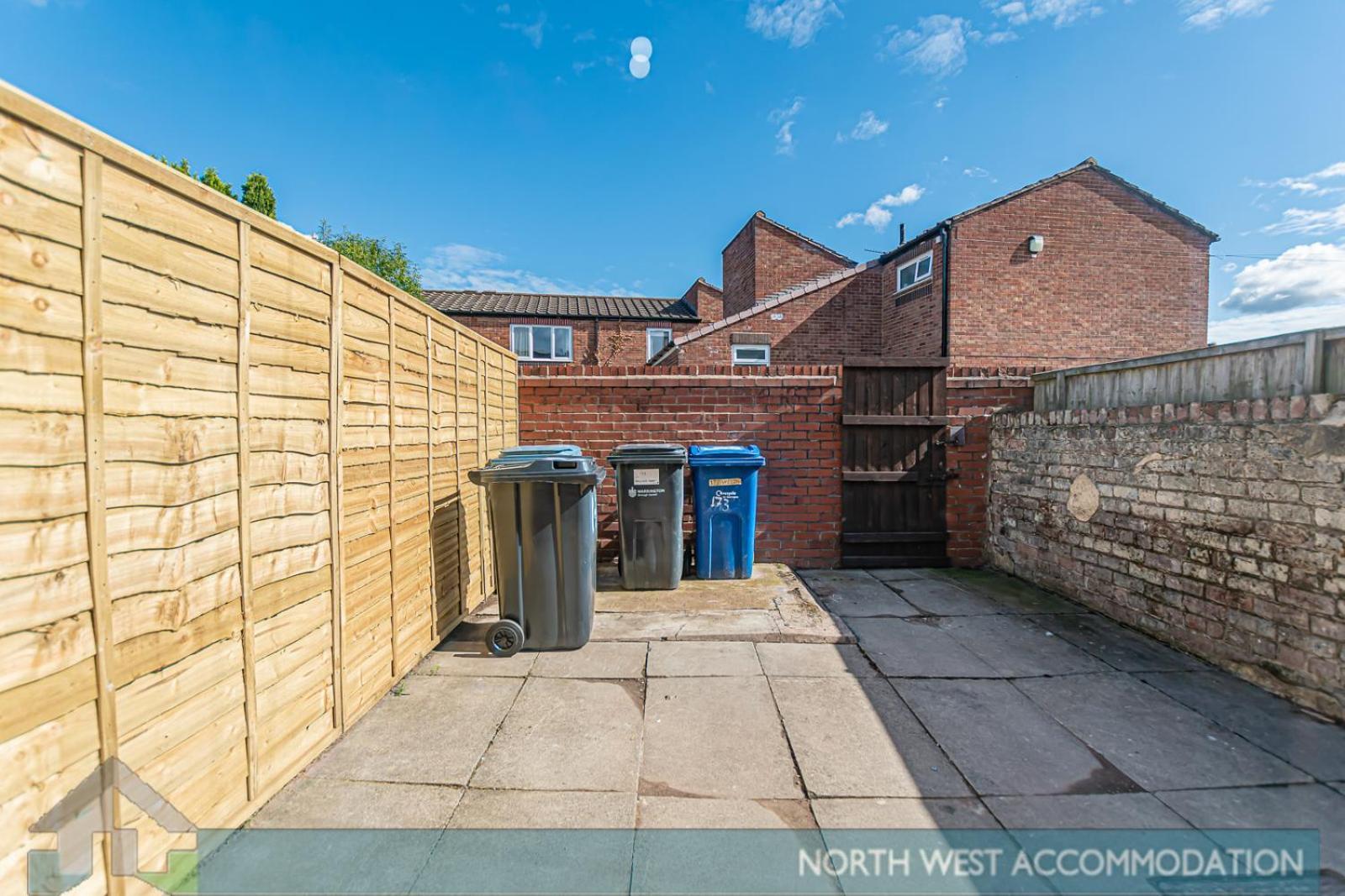 Wellfield Serviced Accommodation Warrington Esterno foto