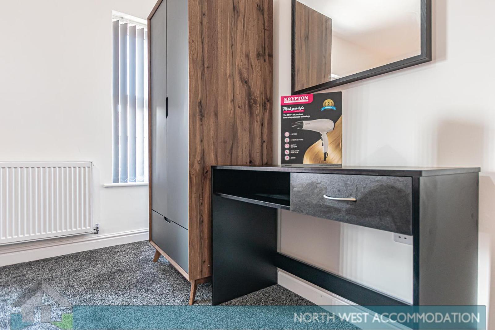 Wellfield Serviced Accommodation Warrington Esterno foto